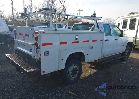 2015 Chevrolet Silverado 3500Hd Wt z USA, uszkodzony, nr VIN 1GC2KYEG1FZ124564